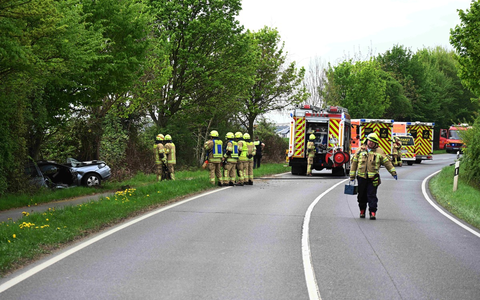 FW Pulheim: Unfall auf der L213 - Zwei Verletzte - Foto: presseportal.de