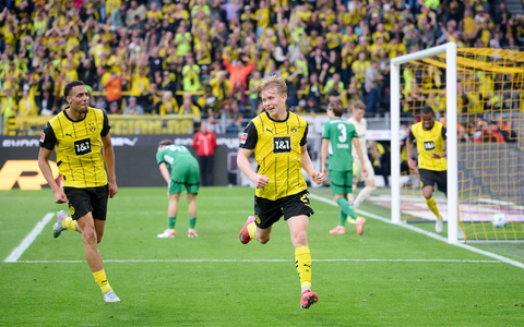 Kevin Stöger erzielte per Elfmeter das 2:3 - Foto: Bernd Thissen/dpa