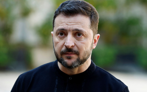 Der ukrainische Präsident Selenskyj stellt an der Armeespitze noch einmal um. (Archivbild) - Foto: Stephanie Lecocq/Pool Reuters/dpa