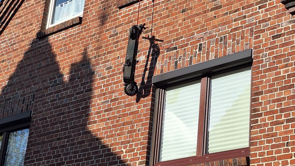 FFW Fredenbeck: Feuerwehreinsatz nach E-Scooter-Brand in Mulsum - Foto: presseportal.de