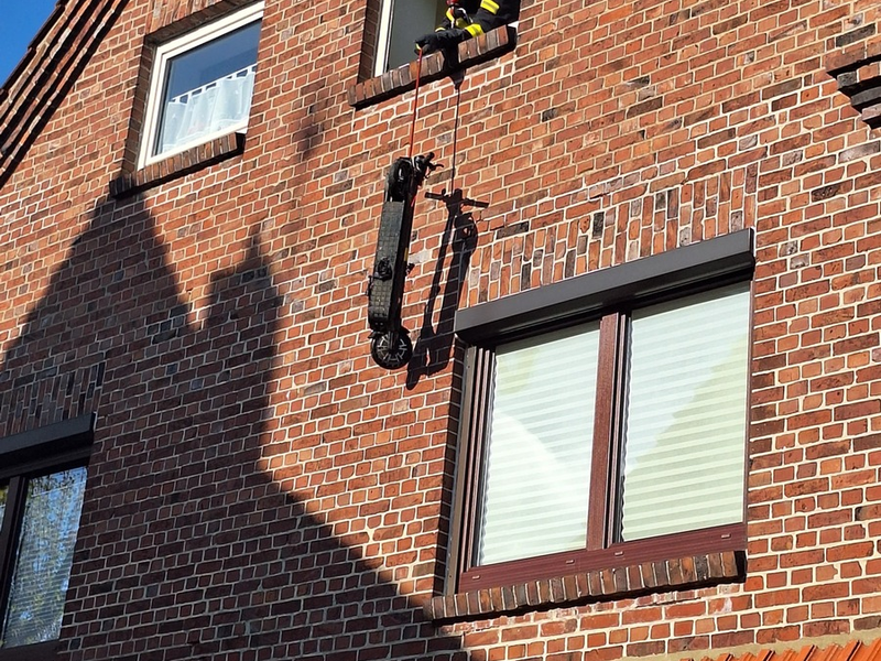 FFW Fredenbeck: Feuerwehreinsatz nach E-Scooter-Brand in Mulsum - Foto: presseportal.de