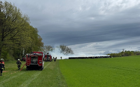 FW Allensbach: B3 Fläche groß - Foto: presseportal.de