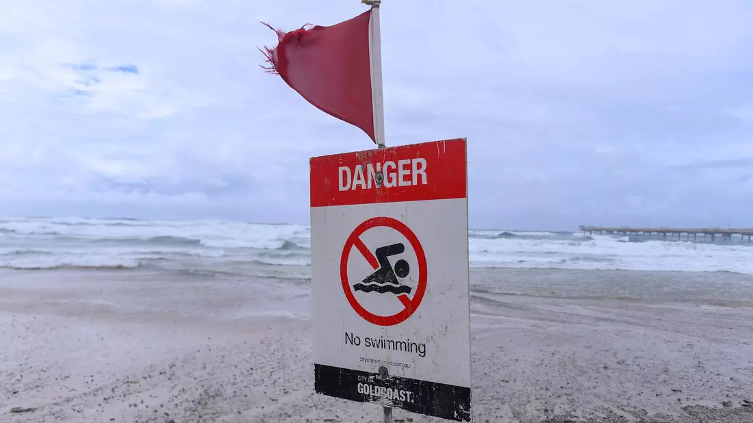 Die meisten Opfer wurden von Wellen ins Meer gerissen. (Symbolbild) - Bild: Jono Searle/AAP/dpa