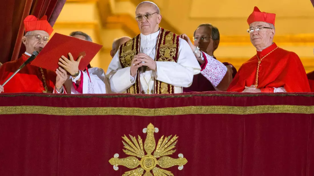 Papst Franziskus war in vielerlei Hinsicht ein besonderer Papst. (Archivbild) - Bild: picture alliance / Michael Kappeler/dpa