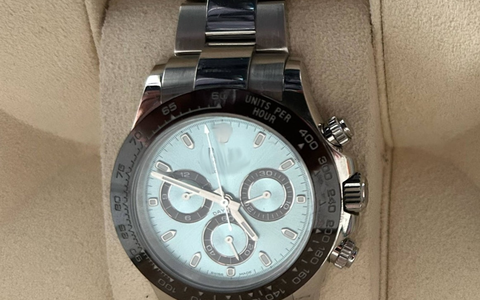 HZA-SI: Mit Luxus Uhr und Uhrenteilen geweckt/ Reisender versucht Luxus Uhr und Uhrenteile einzuschmuggeln - die Höhe der Zollabgaben ist noch unklar - Foto: presseportal.de