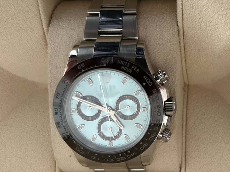 HZA-SI: Mit Luxus Uhr und Uhrenteilen geweckt/ Reisender versucht Luxus Uhr und Uhrenteile einzuschmuggeln - die Höhe der Zollabgaben ist noch unklar - Foto: presseportal.de