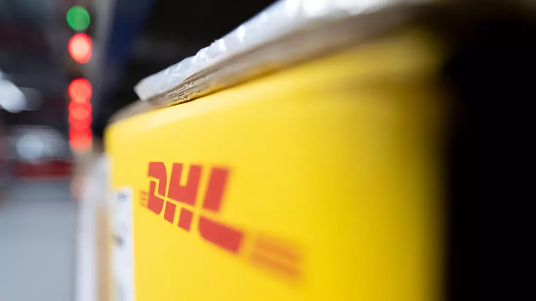 DHL-Pakete  - Bild: Hendrik Schmidt/dpa