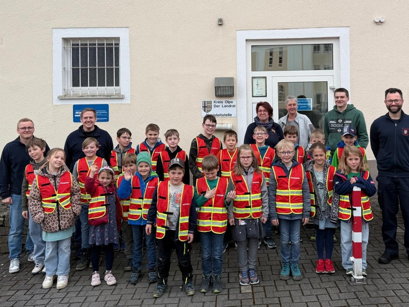 FW-OE: Was für ein cooles Event - Begeisterung bei den LöschKids Heinsberg beim Besuch der Kreisleitstelle in Olpe - Foto: presseportal.de