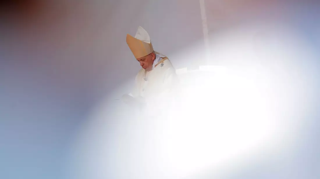 Ob zu Umweltthemen, Homosexualität oder Reformen in der Kirche - zahlreiche Zitate von Papst Franziskus bleiben in Erinnerung.  - Bild: Vadim Ghirda/AP/dpa