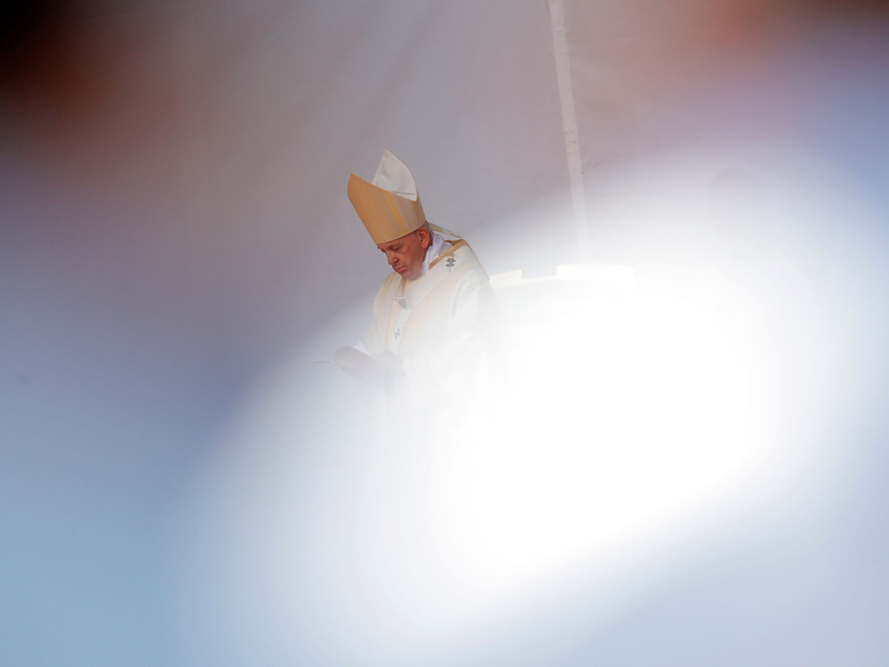 Ob zu Umweltthemen, Homosexualität oder Reformen in der Kirche - zahlreiche Zitate von Papst Franziskus bleiben in Erinnerung.  - Foto: Vadim Ghirda/AP/dpa