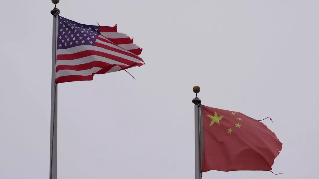 China und die USA liefern sich seit Monaten einen Handelsstreit um Zölle und die Ausfuhr wichtiger Produkte. (Symbolbild) - Bild: Jeff Chiu/AP/dpa