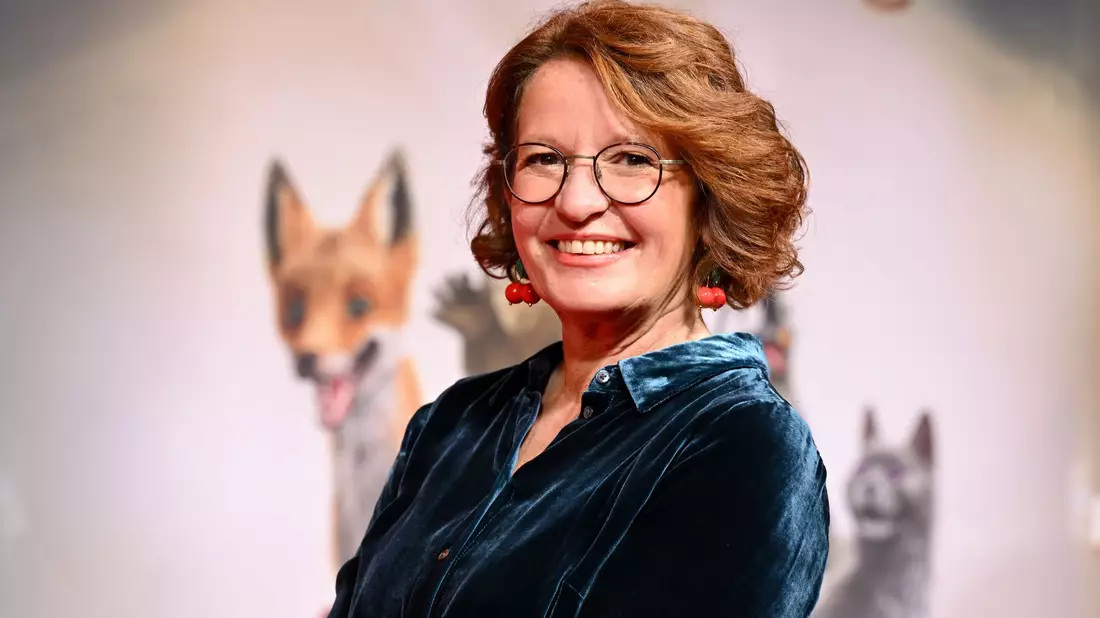 Für Autorin Margit Auer benötigt der kreative Prozess keinerlei Technik. - Bild: Tobias Hase/dpa