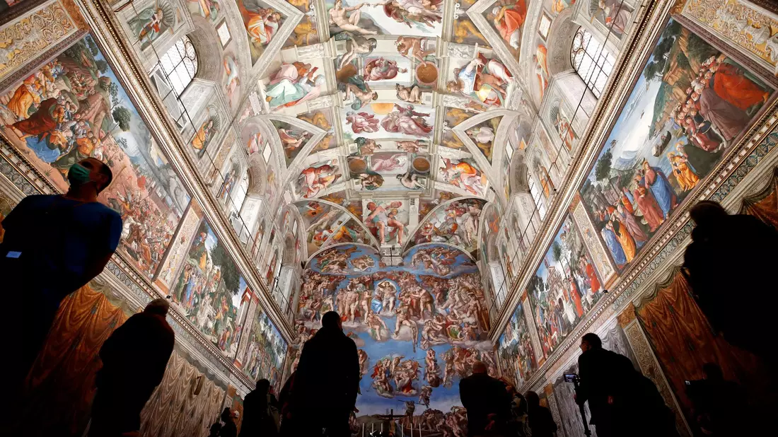 Der Nachfolger von Franziskus wird in der Sixtinischen Kapelle gewählt. - Bild: Alessandra Tarantino/AP/dpa