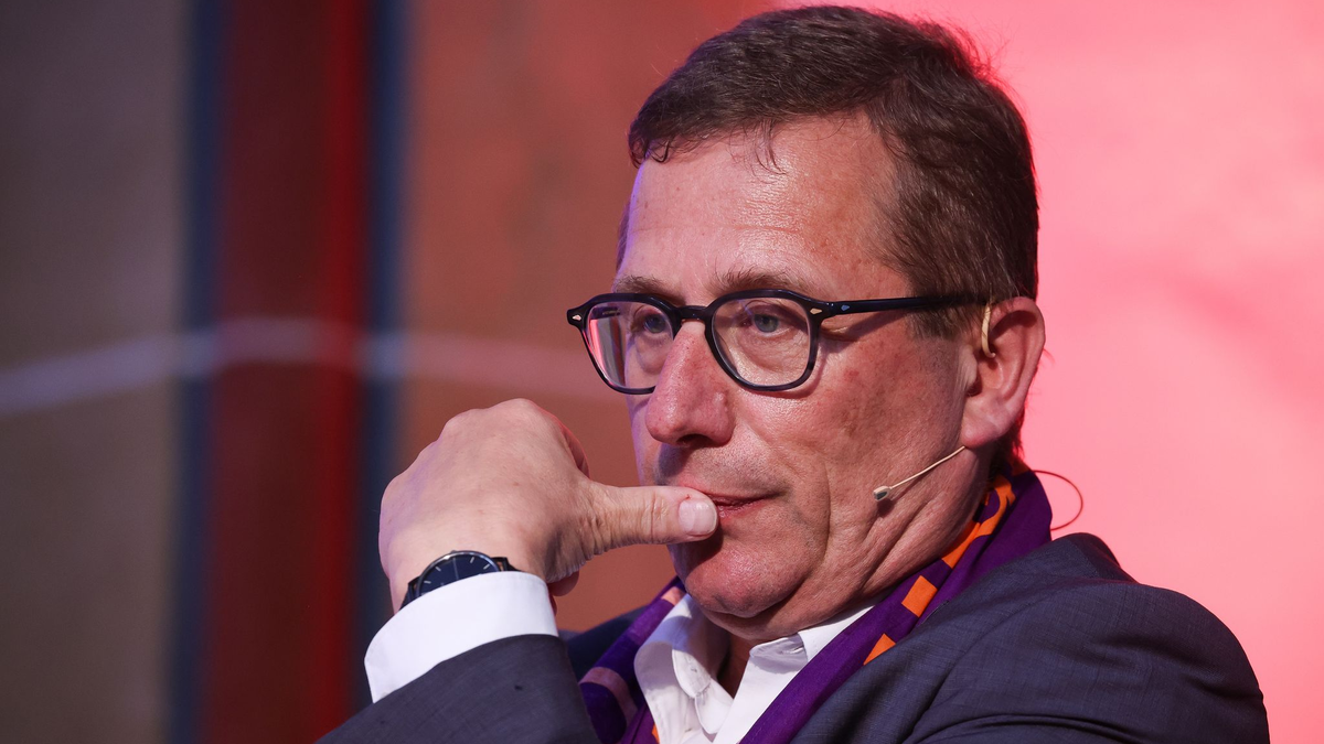 Der renommierte Kirchenrechtler Thomas Schüller erwartet nach dem Tod von Papst Franziskus ein schwieriges Konklave. (Archivbild) - Foto: Jan Woitas/dpa