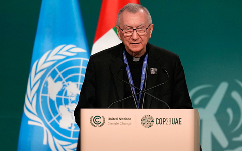 Kardinalstaatssekretär Pietro Parolin gilt als einer der aussichtsreichen Kandidaten. (Archivbild) - Foto: Rafiq Maqbool/AP/dpa