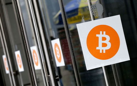 Die Kryptowährung Bitcoin ist über 88.000 Dollar gestiegen (Symbolbild) - Foto: Mark Lennihan/AP/dpa Die Kryptowährung Bitcoin ist über 88.000 Dollar gestiegen (Symbolbild) - Foto: Mark Lennihan/AP/dpa