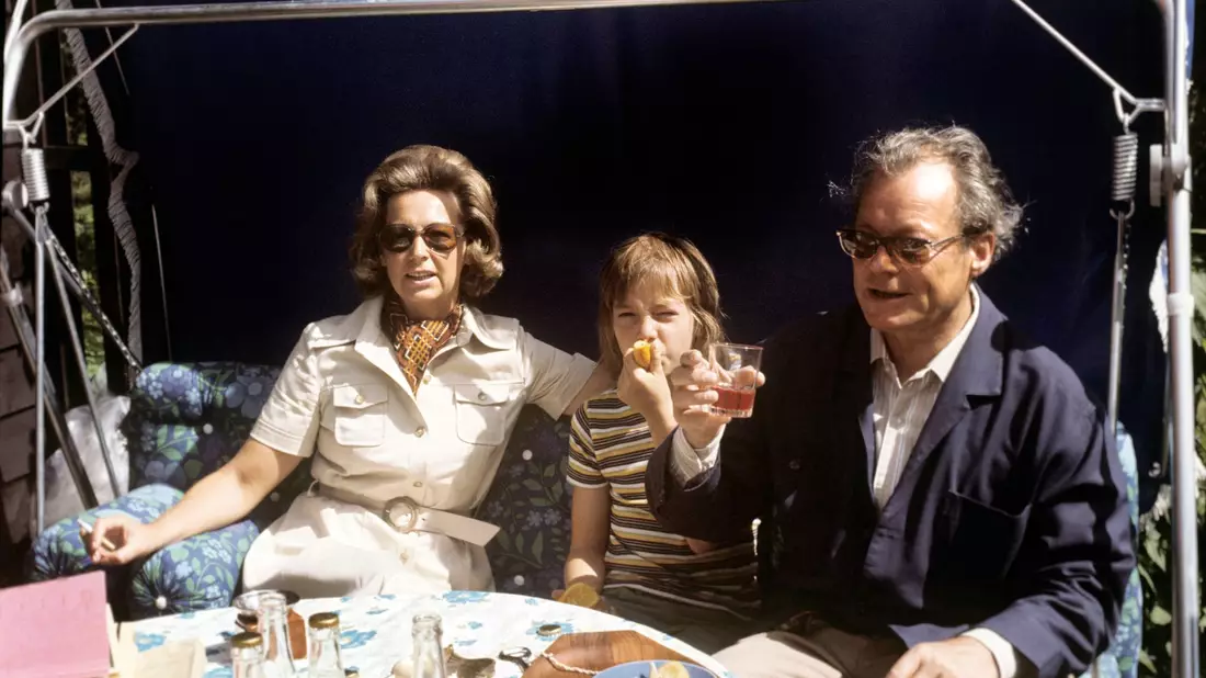 Kanzler mit Familie: Bundeskanzler Willy Brandt mit Ehefrau Rut und Sohn Matthias im Sommerurlaub (Archivbild). - Bild: picture alliance / dpa
