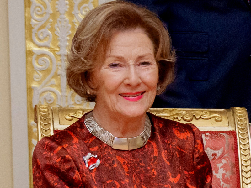 Königin Sonja ist mit dem Rettungshubschrauber ins Krankenhaus gebracht worden. (Archivfoto) - Foto: Stian Lysberg Solum/NTB/dpa