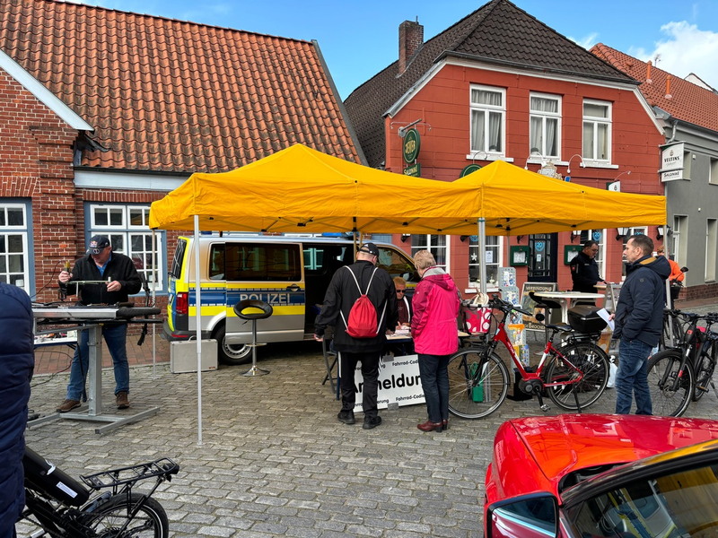 POL-WHV: Schützen Sie sich vor Diebstahl! Kostenlose Fahrradcodierung und Fahrradregistrierung auf dem Vareler Frühlingsfest - Foto: presseportal.de