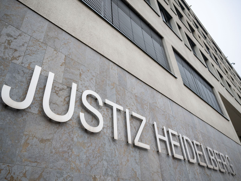 Eine 26-Jährige steht von Dienstag an vor dem Landgericht Heidelberg, weil sie mit der Injektion von Keimen ihre Tochter krank gemacht und gehalten haben soll. (Archivbild) - Foto: Marijan Murat/dpa