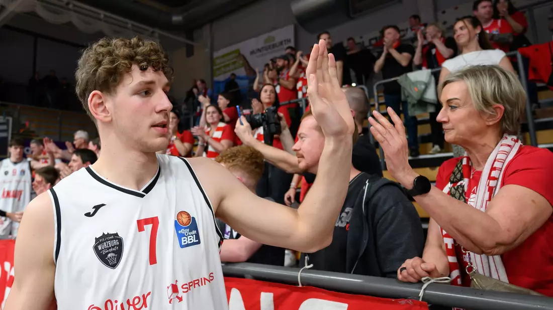 Steinbach wird als nächster Nowitzki gehandelt. - Bild: Swen Pförtner/dpa