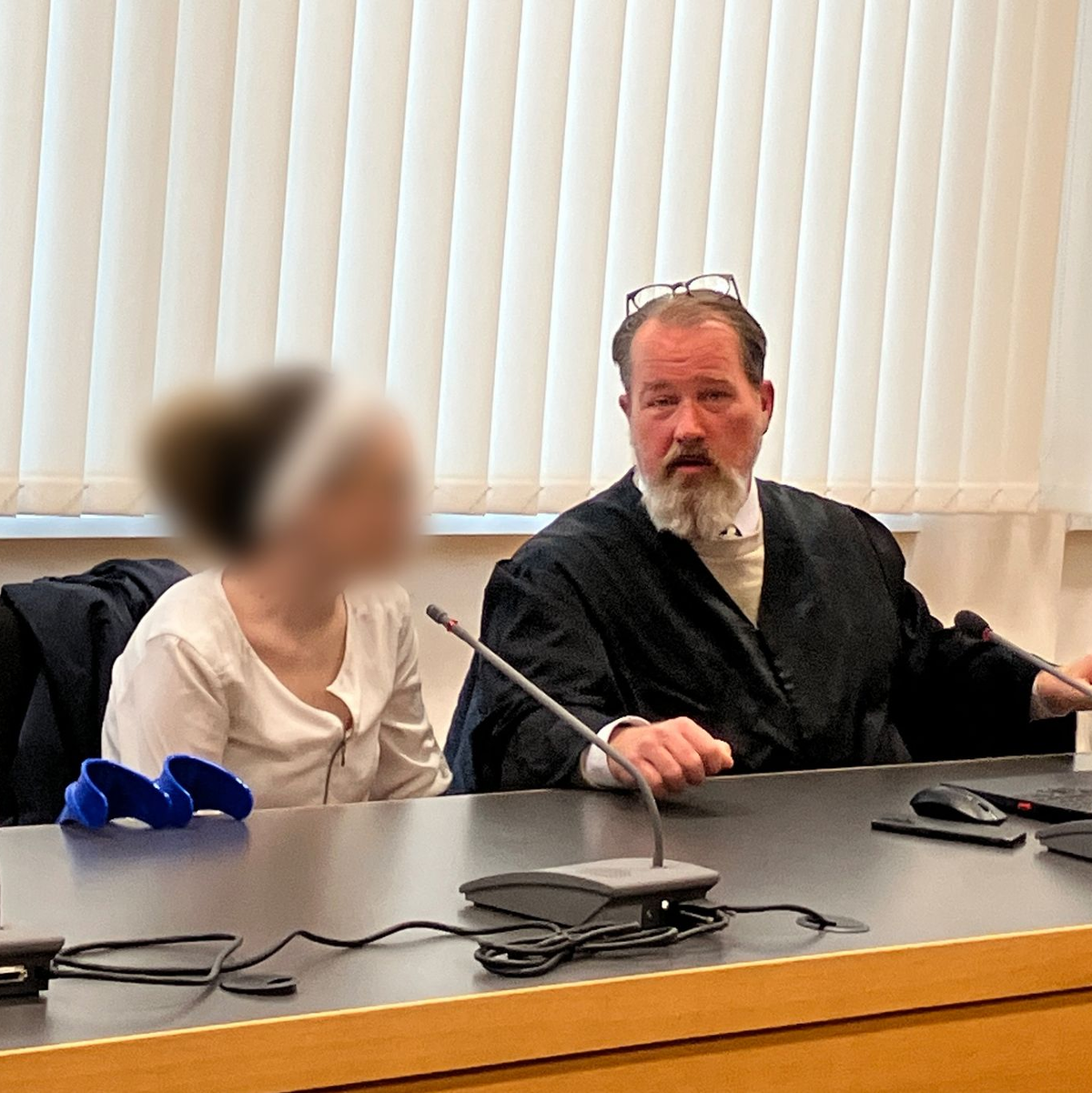 Die 26-Jährige soll ihre Tochter mit der Injektion von Keimen krank gemacht und gehalten haben. - Foto: Anika von Greve-Dierfeld/dpa