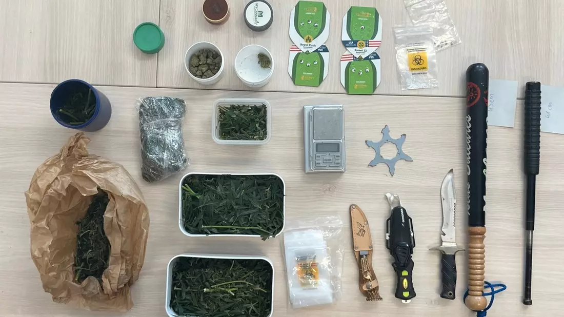 POL-D: Wersten - Polizeieinsatz wegen Streitigkeiten - Drogen und Waffen gefunden - Ermittlungsverfahren eingeleitet - Fotos - Bild: presseportal.de