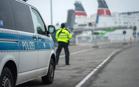 BPOL-HRO: Bundespolizei vollstreckt Haftbefehl bei Einreise - Foto: presseportal.de