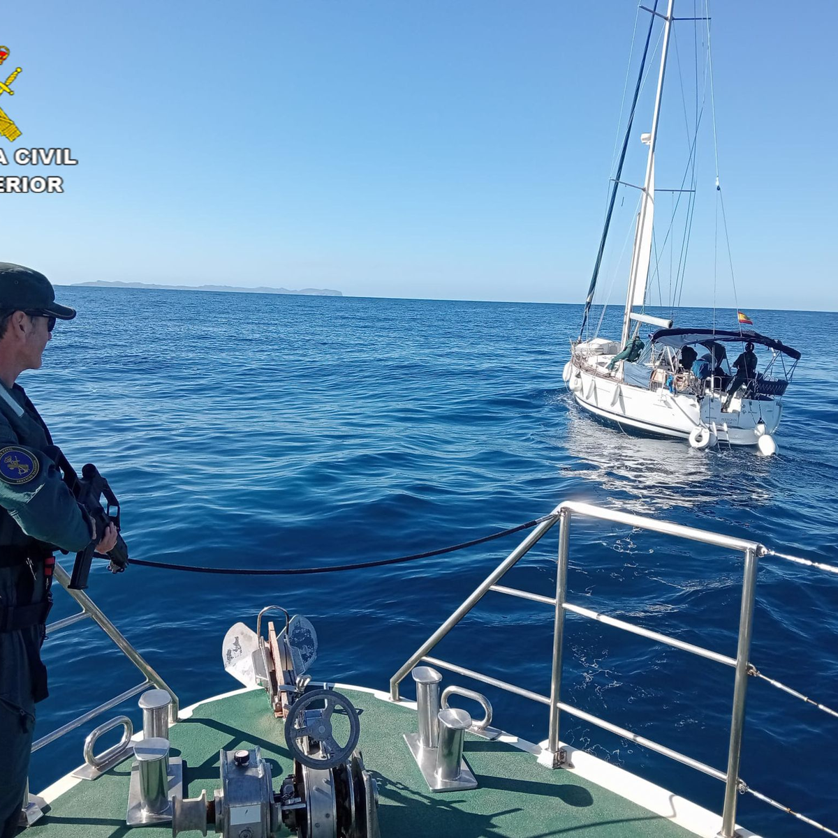 Wohin die beiden Obdachlosen mit dem auf Mallorca geklauten Segelboot wollten, ist unbekannt. - Foto: ---/Guardia Civil Espana/dpa