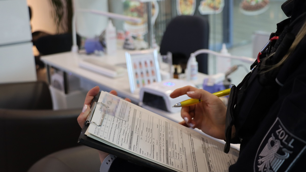 HZA-HB: Zoll prüft im Frisör- und Kosmetikgewerbe / 23 Strafverfahren eingeleitet - Foto: presseportal.de