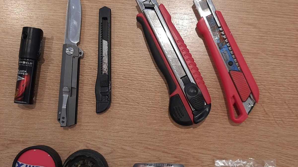 POL-D: Stadtmitte - Damenhandtasche aus Pkw gestohlen - Zivilfahnder nehmen zwei Männer fest - Weiteres Diebesgut in Hotel gefunden - Foto: presseportal.de