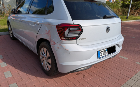 POL-CUX: Verkehrsunfallflucht beim Osterfeuer in Mittelstenahe - Zeugenaufruf (Foto im Anhang) - Foto: presseportal.de POL-CUX: Verkehrsunfallflucht beim Osterfeuer in Mittelstenahe - Zeugenaufruf (Foto im Anhang) - Foto: presseportal.de