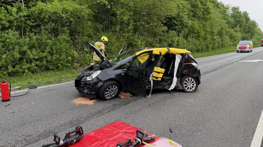 FW Paderborn: Verkehrsunfall mit zwei beteiligten PKW - Bild: presseportal.de
