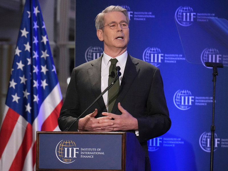 US-Finanzminister Bessent will in der Schweiz mit der chinesischen Seite verhandeln. (Archivbild)   - Foto: Jacquelyn Martin/AP/dpa