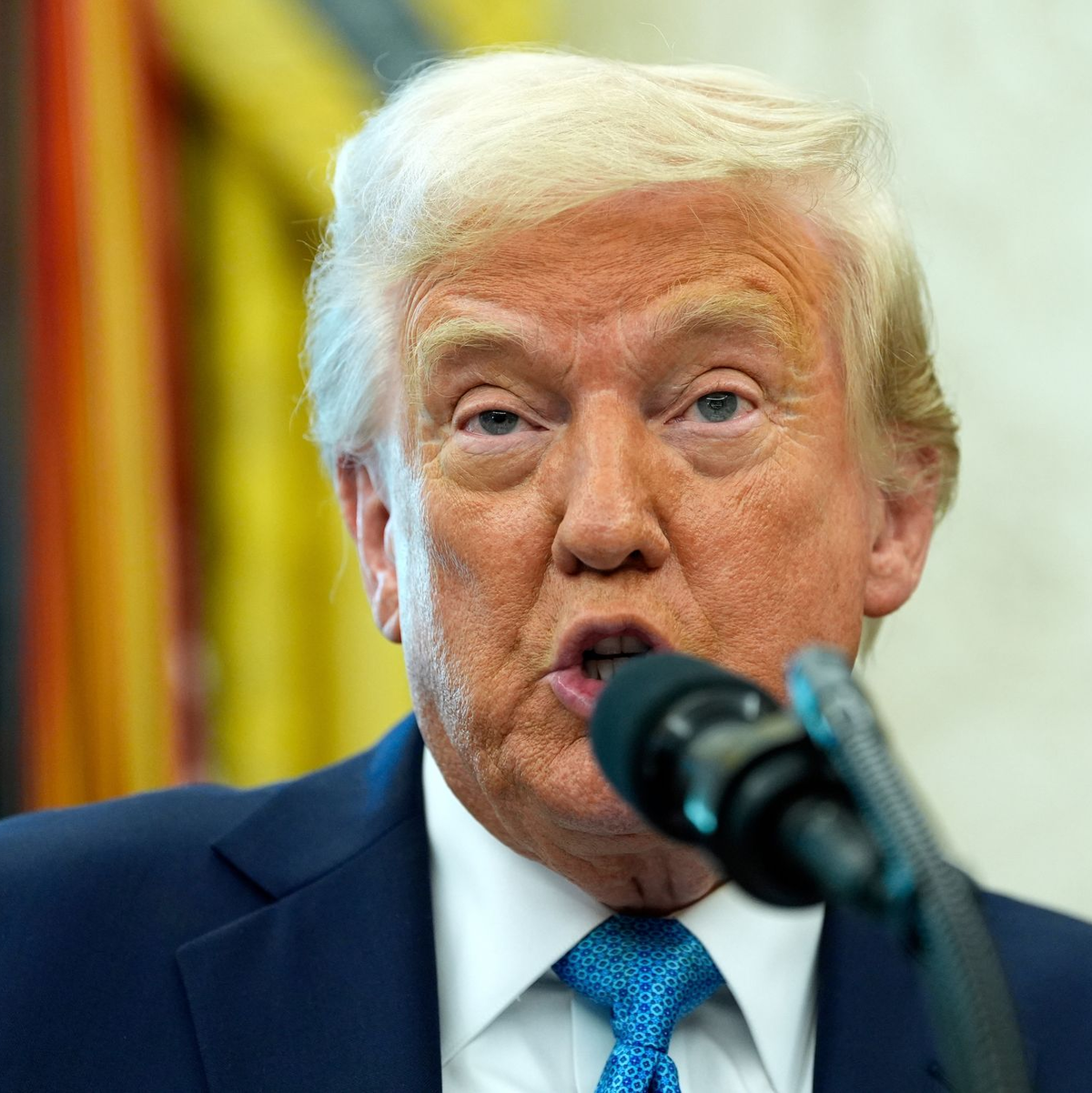 US-Präsident Trump macht dem ukrainischen Präsidenten Wolodymyr Selenskyj schwere Vorwürfe. - Foto: Alex Brandon/AP/dpa