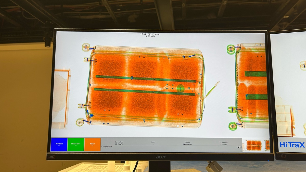 HZA-P: Größter Cannabisaufgriff in der Geschichte des Flughafens BER / Zollhündin Heidi entdeckt 68 Kilogramm Cannabis bei zwei Reisenden aus Bangkok - doch dabei bleibt es nicht - Foto: presseportal.de