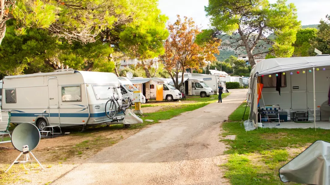 Urlaubstrend Wohnmobil: gut abgesichert auf Tour und Campingplatz - Bild: presseportal.de