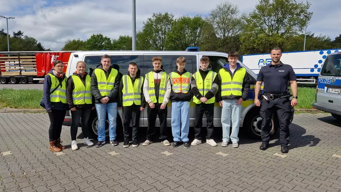 POL-EL: Nordhorn - Polizeiliches Präventionsprojekt mit Berufsschülern - Bild: presseportal.de