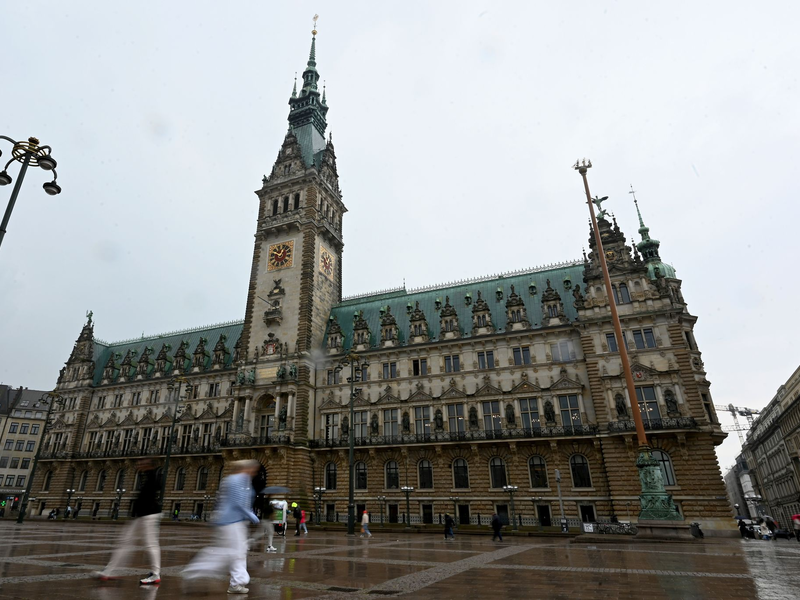 Sieben Wochen nach der Bürgerschaftswahl haben SPD und Grünen in Hamburg ihre Koalitionsverhandlungen abgeschlossen. (Archivbild) - Foto: David Hammersen/dpa