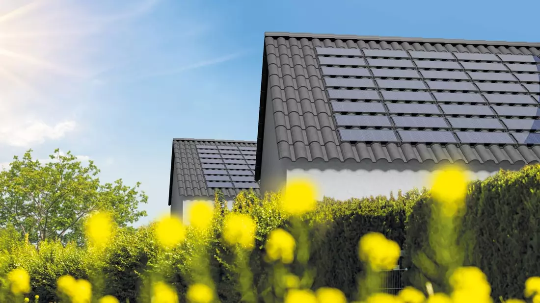 Roofeco Solar®: Das revolutionäre In-Dachsolarsystem für nachhaltige und kostengünstige Bedachungen, Made in Germany - Bild: presseportal.de