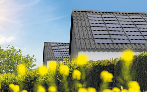 Roofeco Solar®: Das revolutionäre In-Dachsolarsystem für nachhaltige und kostengünstige Bedachungen, Made in Germany - Foto: presseportal.de