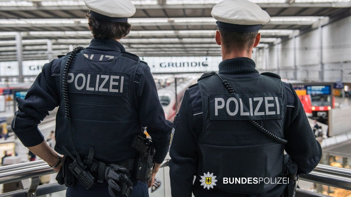 Bundespolizeidirektion München: Attacke mit zerbrochenem Glasflaschenhals - Mädchenduo erneut gewalttätig - Foto: presseportal.de