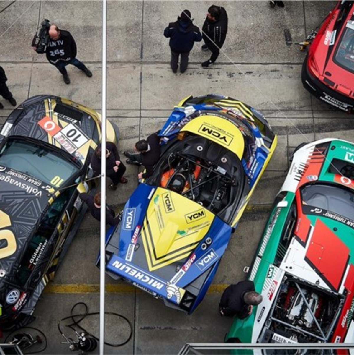 An der Rennstrecke besteht die Möglichkeit, die liebsten Fahrer und Teams persönlich kennenzulernen - Foto: pixabay.de © mibro CCO 