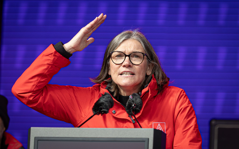 IG-Metall-Chefin Benner verlangt von den Betrieben Investitionen. (Archivbild) - Foto: Moritz Frankenberg/dpa