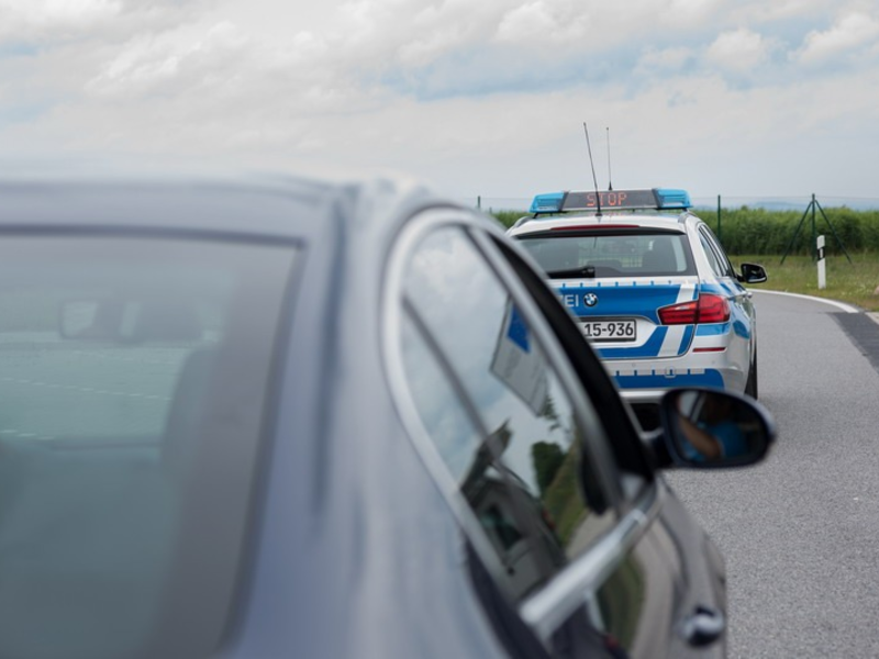 Bundespolizeidirektion München: Pass nur auf dem Smartphone/ Bundespolizei bringt Algerier in Abschiebehaft - Foto: presseportal.de