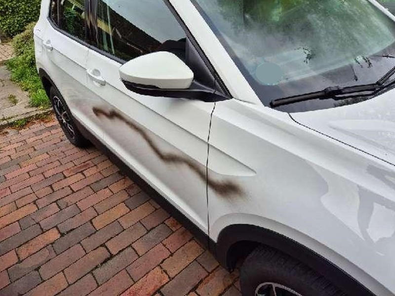 POL-WOB: Mehrere PKW mit Farbe besprüht - Polizei sucht Zeugen - Foto: presseportal.de