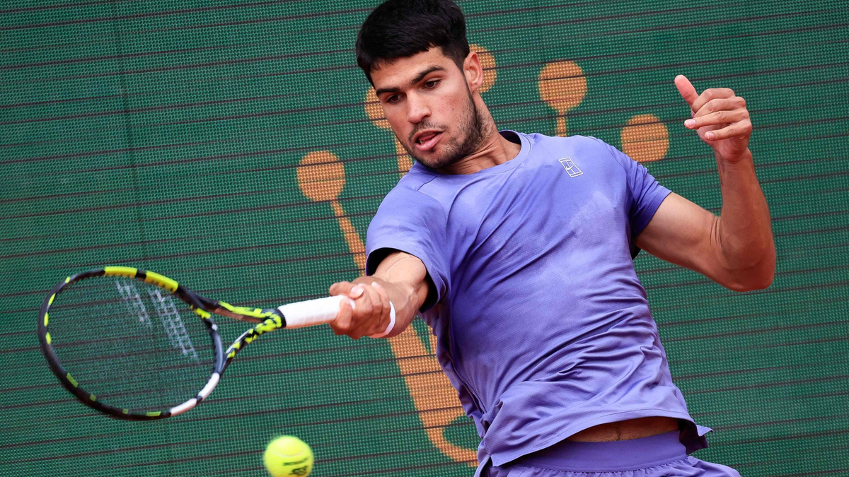 Wegen einer Verletzung kann Carlos Alcaraz nicht in Madrid an den Start gehen. - Foto: Valery Hache/AFP/dpa