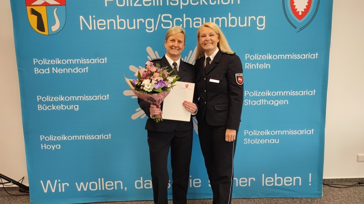 POL-GOE: Polizeikommissariat Stadthagen unter neuer Leitung: Erste Kriminalhauptkommissarin Nadine Steuer offiziell ins neue Amt eingeführt - Foto: presseportal.de