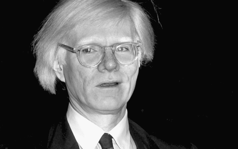 Allein der Siebdruck des Pop-Art-Künstlers Warhol aus seiner berühmten Königinnen-Serie von 1985 war etwa 15 000 Euro wert. (Archivbild) - Foto: Horst Ossinger/dpa