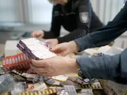 Billig bis tödlich - Fälschern auf der Spur / NDR Dokumentation aus dem ARD Kompetenzcenter Verbraucher / Ab 14. Mai 2025 in der ARD Mediathek / Am 19. Mai um 21:00 Uhr im NDR Fernsehen - Foto: presseportal.de